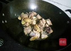 野生山药炖鸡汤的做法图解3