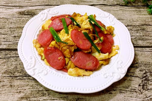 火腿肠炒鸡蛋的做法大全