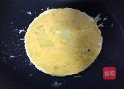 火腿肠炒鸡蛋的做法图解2