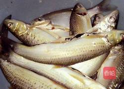 杂烩香酥小杂鱼的做法图解2