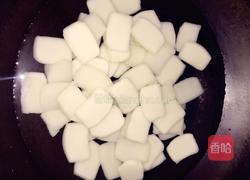 三鲜炒年糕的做法图解2