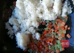 三色炒饭的做法图解5