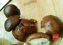 小白菜炒香菇的做法图解2