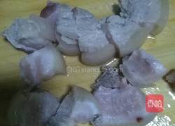 黑木耳焖五花肉的做法图解2