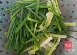 葱炒猪肝的做法图解1