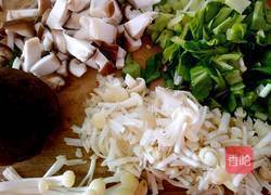 香菇炒饭的做法图解1