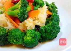 西蓝花拌银耳的做法图解10