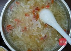 芡实百合枸杞银耳汤的做法图解4