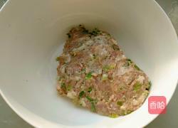 猪肉大丸子的做法图解3