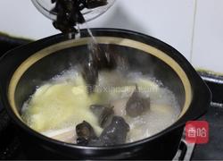 冬笋肘子汤的做法图解6