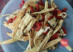 猪肚排骨煲鸡汤的做法图解1