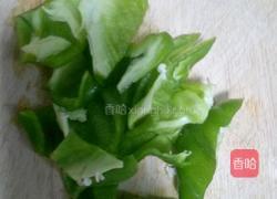 香肠辣椒炒鸡蛋的做法图解3