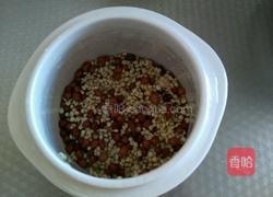 高粱米红豆粥的做法图解3