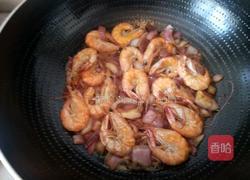 洋葱爆虾的做法图解5