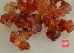 枸杞桃胶银耳羹的做法图解1