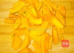 蛋黄焗南瓜的做法图解2