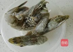蓝调油焖大虾的做法图解2