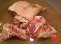 扒肘子的做法图解1