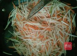 青椒土豆胡萝卜丝的做法图解8