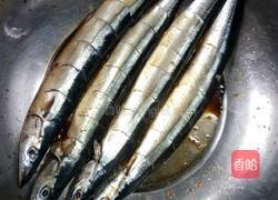 香煎秋刀鱼的做法图解1