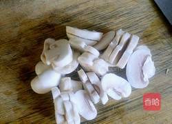 花蛤菌菇汤的做法图解2