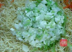 炝拌干豆腐丝的做法图解2