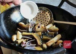 蒜籽烧鳝段的做法图解7