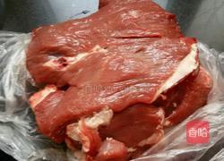 孜然牛肉炒西芹的做法图解1