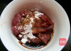 孜然牛肉炒西芹的做法图解3