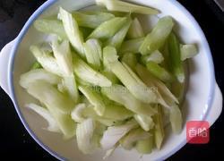 孜然牛肉炒西芹的做法图解5