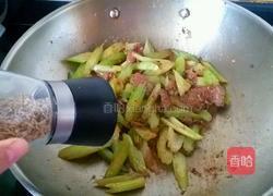 孜然牛肉炒西芹的做法图解10