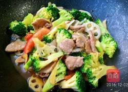 西兰花莲藕炒肉片的做法图解11