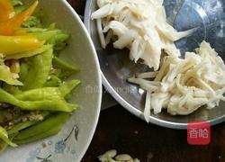 酸笋炒辣椒的做法图解1