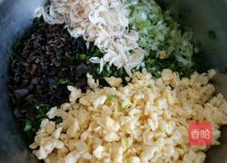 韭菜鸡蛋水煎包的做法图解1