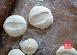 韭菜鸡蛋水煎包的做法图解3