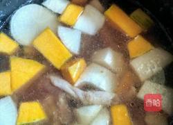 鸡肉南瓜萝卜汤粉的做法图解1