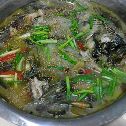 酸菜粉条炖鱼的做法[图]