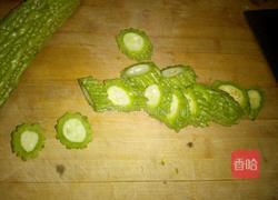 苦瓜蒸肉的做法图解1