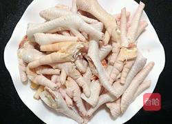 泡椒鸡爪的做法图解1
