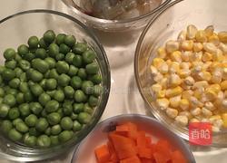 三色虾仁的做法图解1