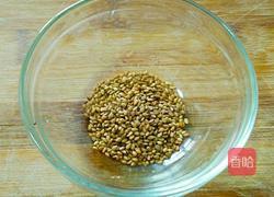 椒盐蚕蛹的做法图解4