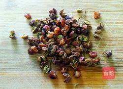 椒盐蚕蛹的做法图解5