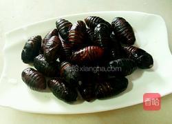 椒盐蚕蛹的做法图解6