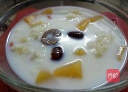 木瓜雪耳牛奶炖的做法图解1