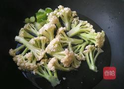 干煸孜然菜花的做法图解3