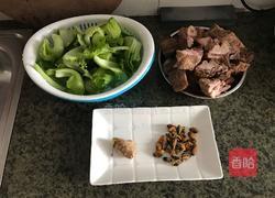 烧猪骨淡菜芥菜粥的做法图解1