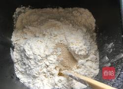 豆沙小面包的做法图解2
