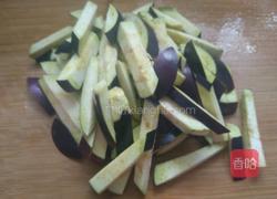 五花肉烧茄子的做法图解2