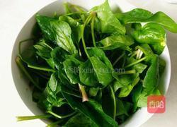 干锅辣椒拌菠菜的做法图解1