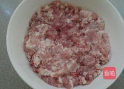 猪肉韭菜馅饺子的做法图解1